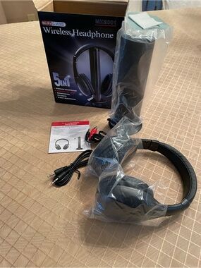 HiFi 5in1 Wireless Headphones - Black New in box.